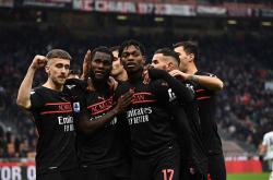 开云体育-AC米兰主场大胜对手，狂揽三分