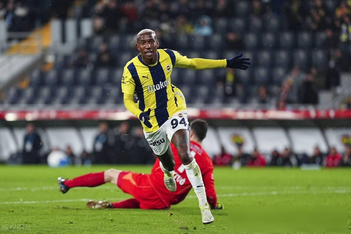 关于土耳其足球队四仗完胜呼声高涨的信息