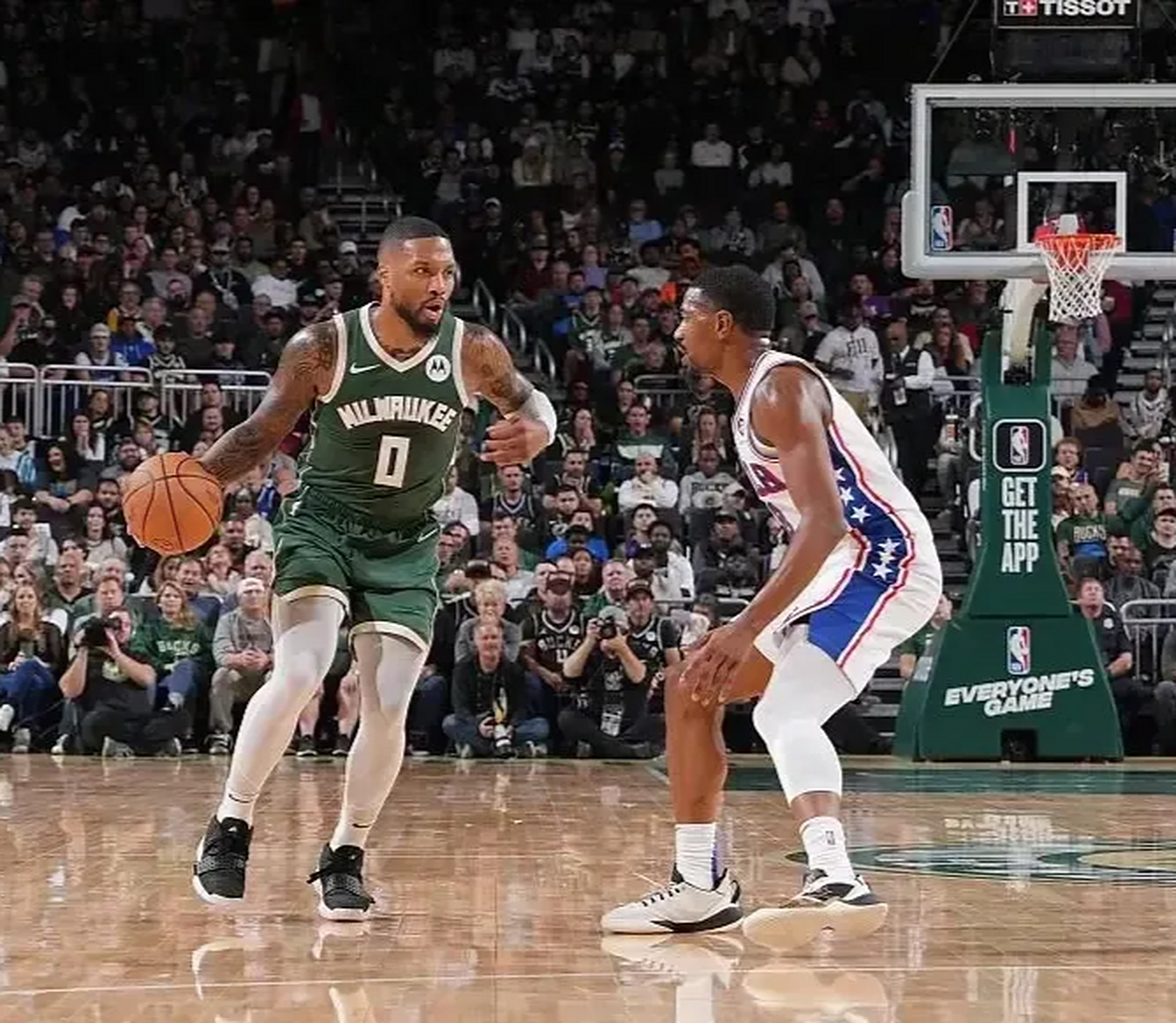 雄鹿力克76人，横扫晋级东部决赛