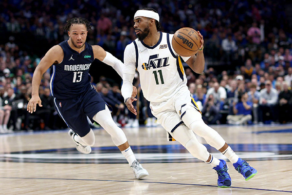 关于爵士击败独行侠,高诺维奇三分连连的信息 关于爵士击败独行侠,高诺维奇三分连连的信息