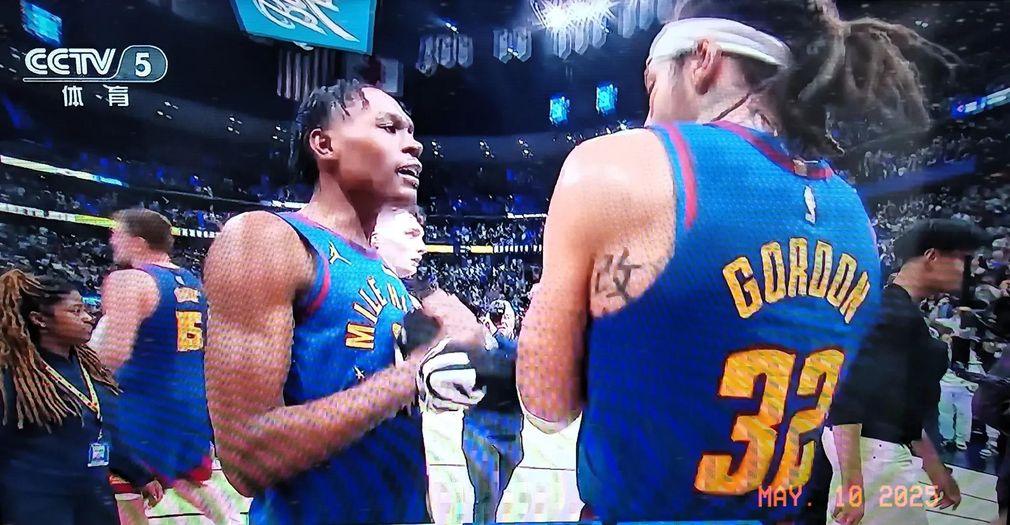 骑士击败掘金双杀对手